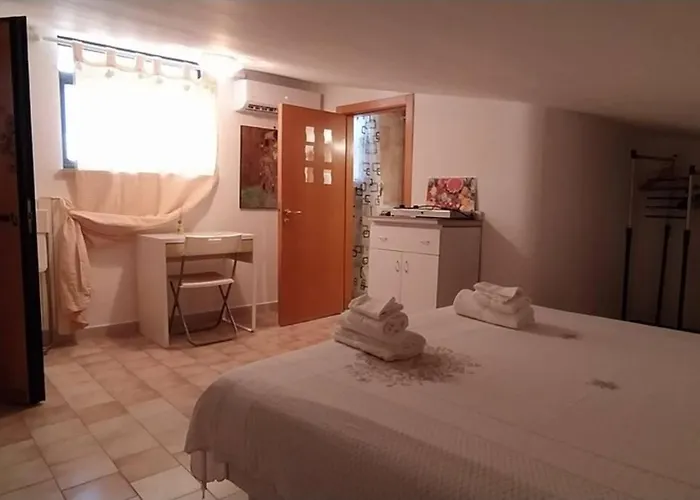 Via Pisa 20 Mansarda バーリ